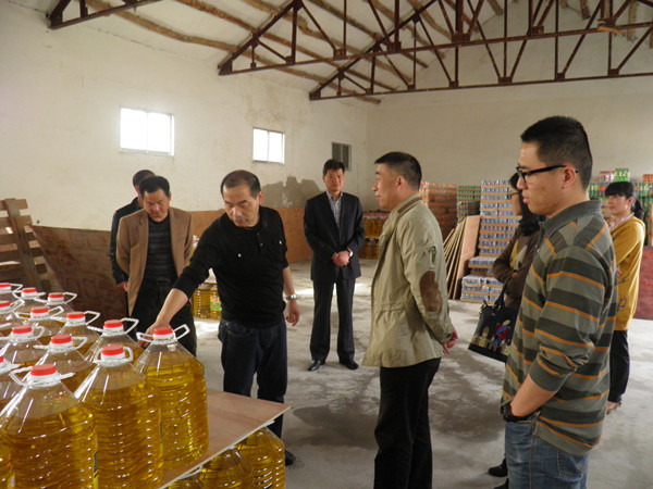 省国资委第二监事会办事处王正发一行到固镇县公司调研指导工作